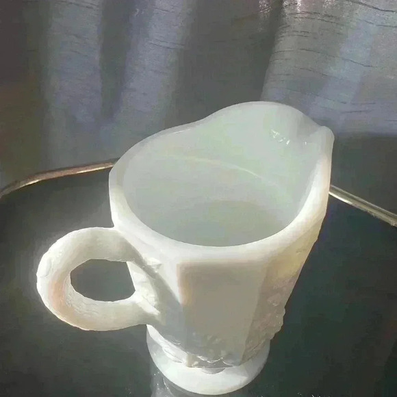 Vintage Westmoreland milk glass grapevine pattern pitcher 5” - Picture 5 of 5